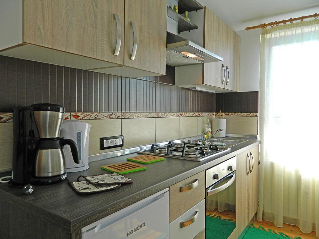Apartment San Ližnjan Habitación foto